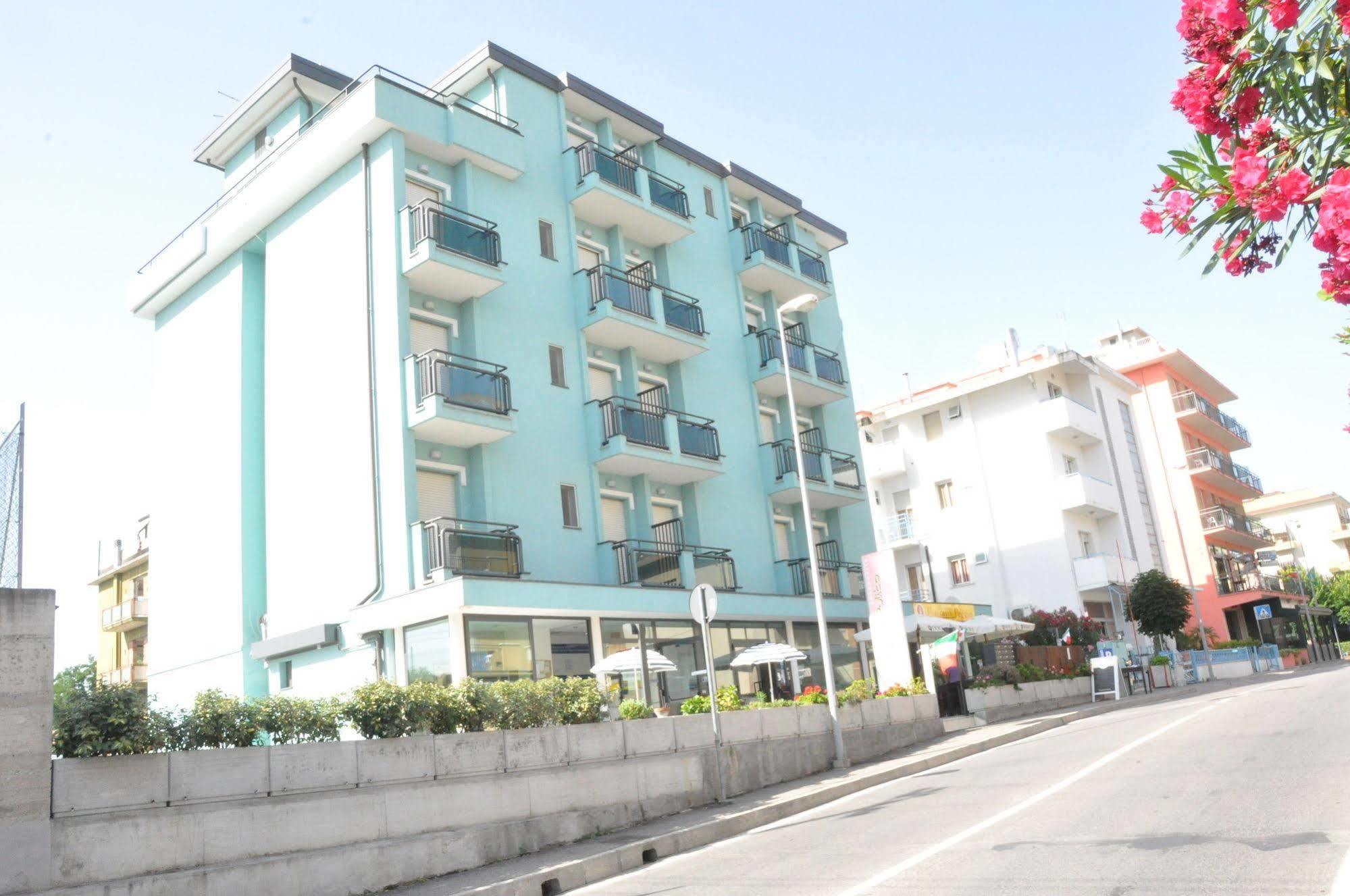 Residence Acqua Suite Marina Rimini Esterno foto