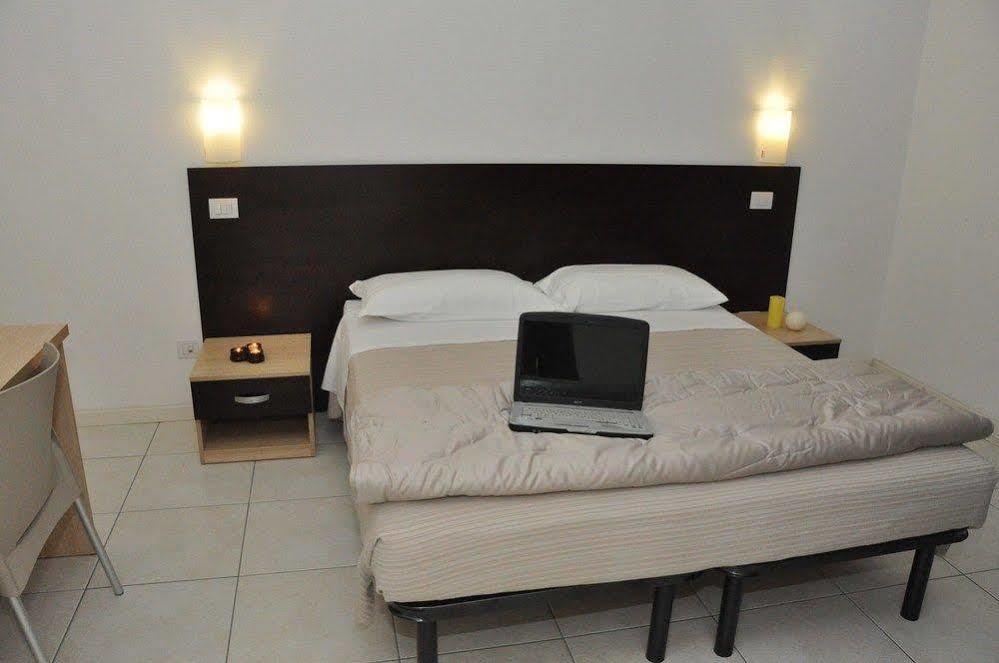 Residence Acqua Suite Marina Rimini Esterno foto